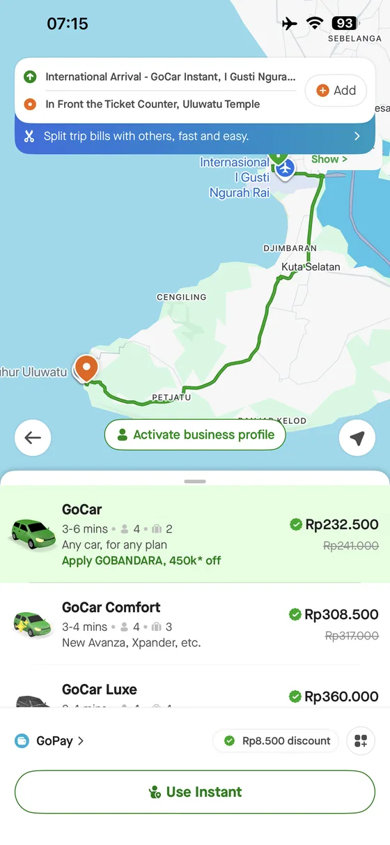 Gojek app quote from Bali Airport to Uluwatu Temple showing GoCar, Comfort and Luxe options.